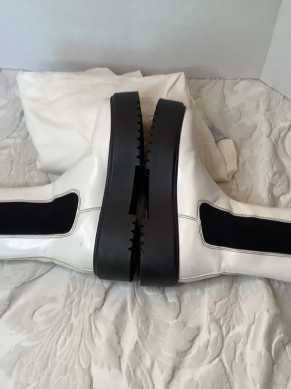 EUC ASOS design white black Chelsea boots platform - Picture 11 of 16